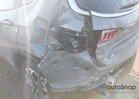 2022 Jeep Compass Limited 4X4 из США, поврежденный, VIN 3C4NJDCB8NT227017